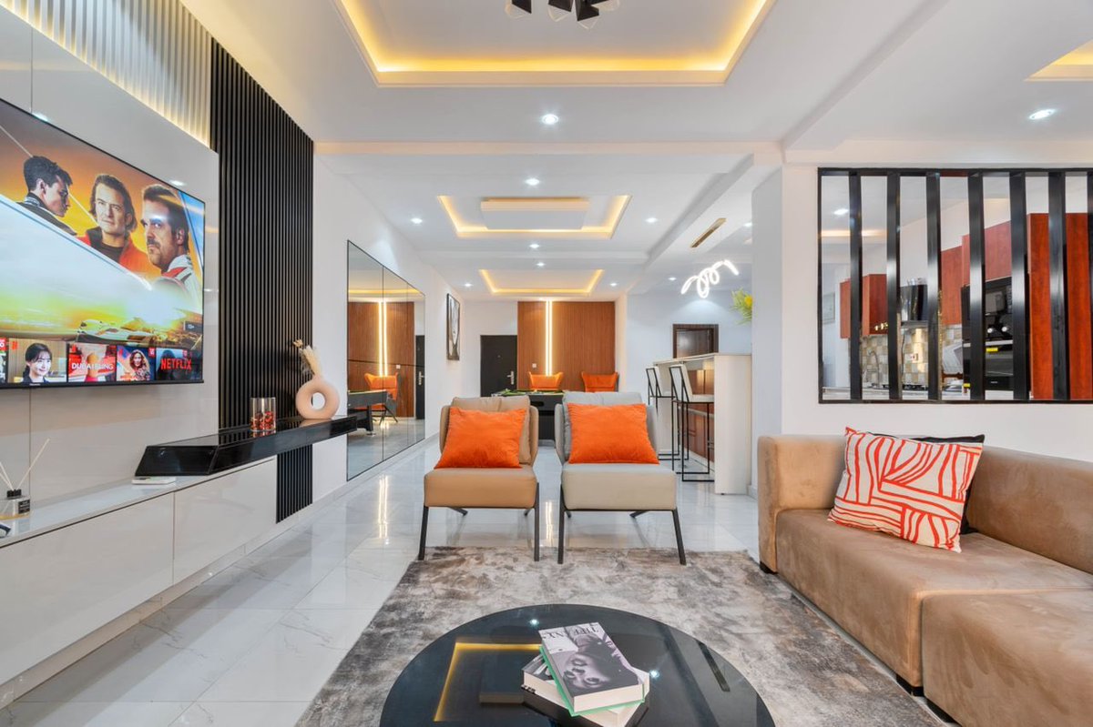YanfeHomes's tweet photo. Dedicated car parking  space
Equipped kitchen 
Washing machine 
Tastefully furnished “Perfect for Pictures “ https://t.co/YoT1wtXjzF