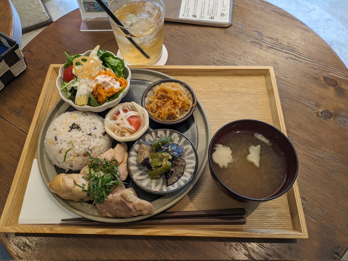 RYZ_BSK's tweet photo. #GREENTERRACE に娘と行ってきました✨
私はおばんざいランチ、娘はポテトとチキンのセット
デザートは2人共カヌレ😊
どれもめっちゃ美味しかった
キャンペーンきっかけで行ってみたけど、ゆっくり過ごせて居心地が良く大満足！！また行きたいな🎶 https://t.co/k9ihfNhGZw