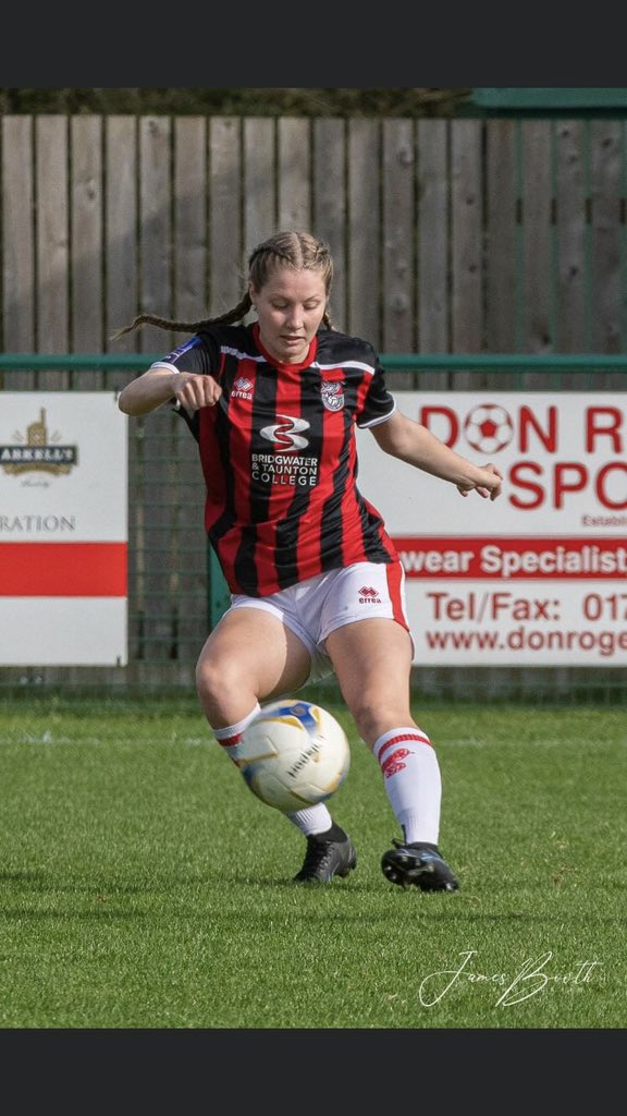 BridgwaterUtdW's tweet photo. BELL COMMITS TO UPCOMING SEASON

Talented midfielder @Ellie_Mae7 has committed to the Bridgwater Utd Women’s squad signing a playing contract for the 2024/25 season.

Read more here: https://t.co/nkV8OurReI 

#BUWFC https://t.co/p6146V1FOo