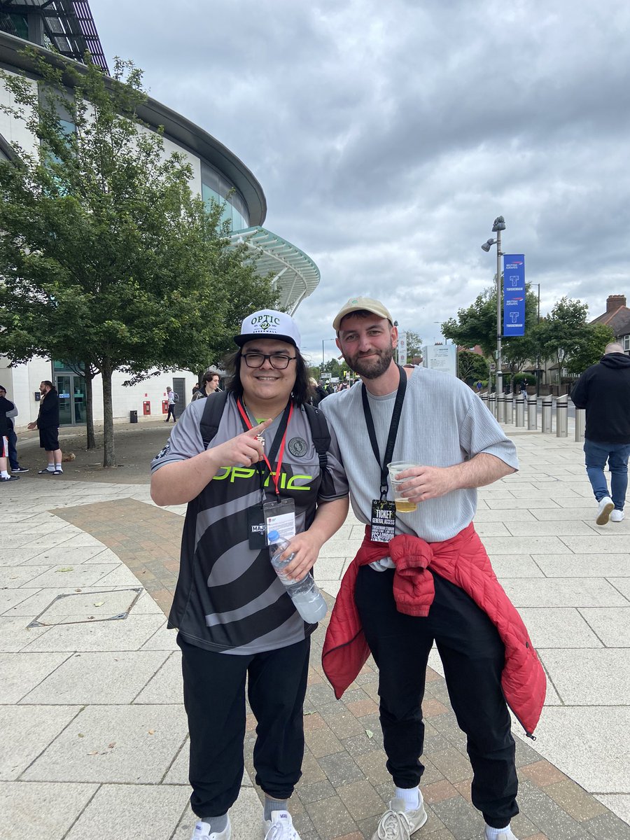 will_roberts123's tweet photo. @FormaL Lovely to meet you mate🐐 https://t.co/pcViAyD1Ji