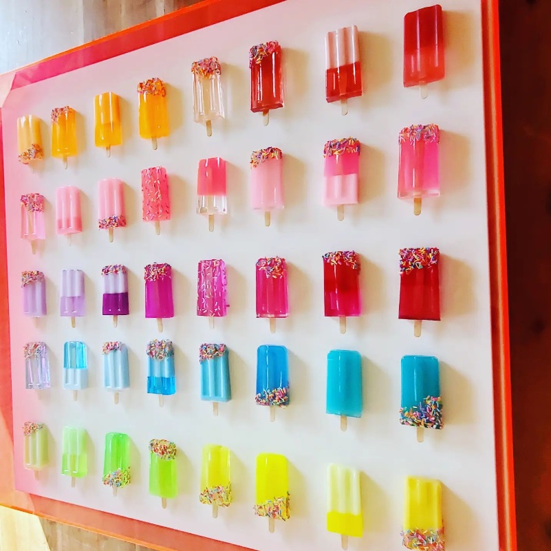 WomensArtForAll's tweet photo. Pop art sculptures of candy, ice cream, or popsicles by Cyreen #Brahe (@braheartcompany). These fabulous poured pieces give good vibrations and brighten any space. I do love #PopArt. Check her Insta page for a link to see more works! https://t.co/GCTFAPzwXN