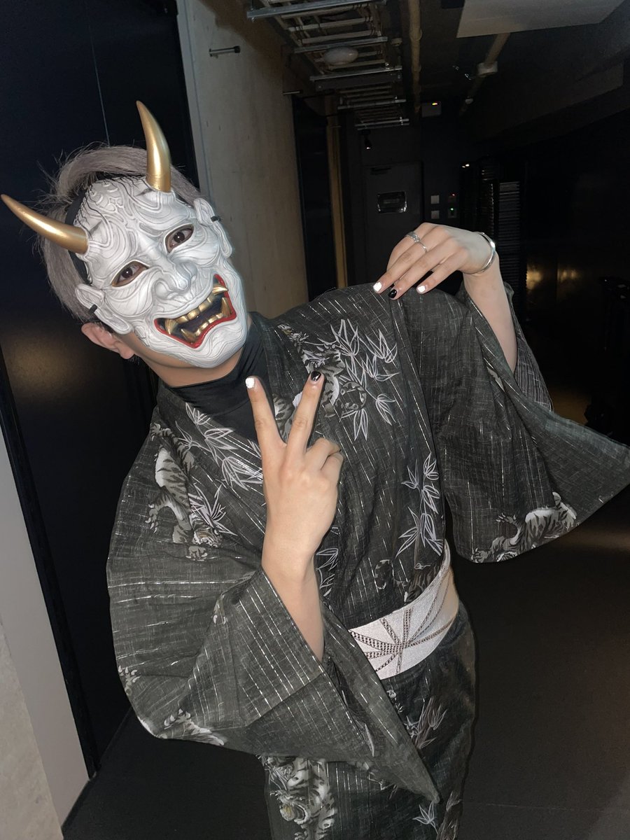 オーメンズ 般若 チェキ