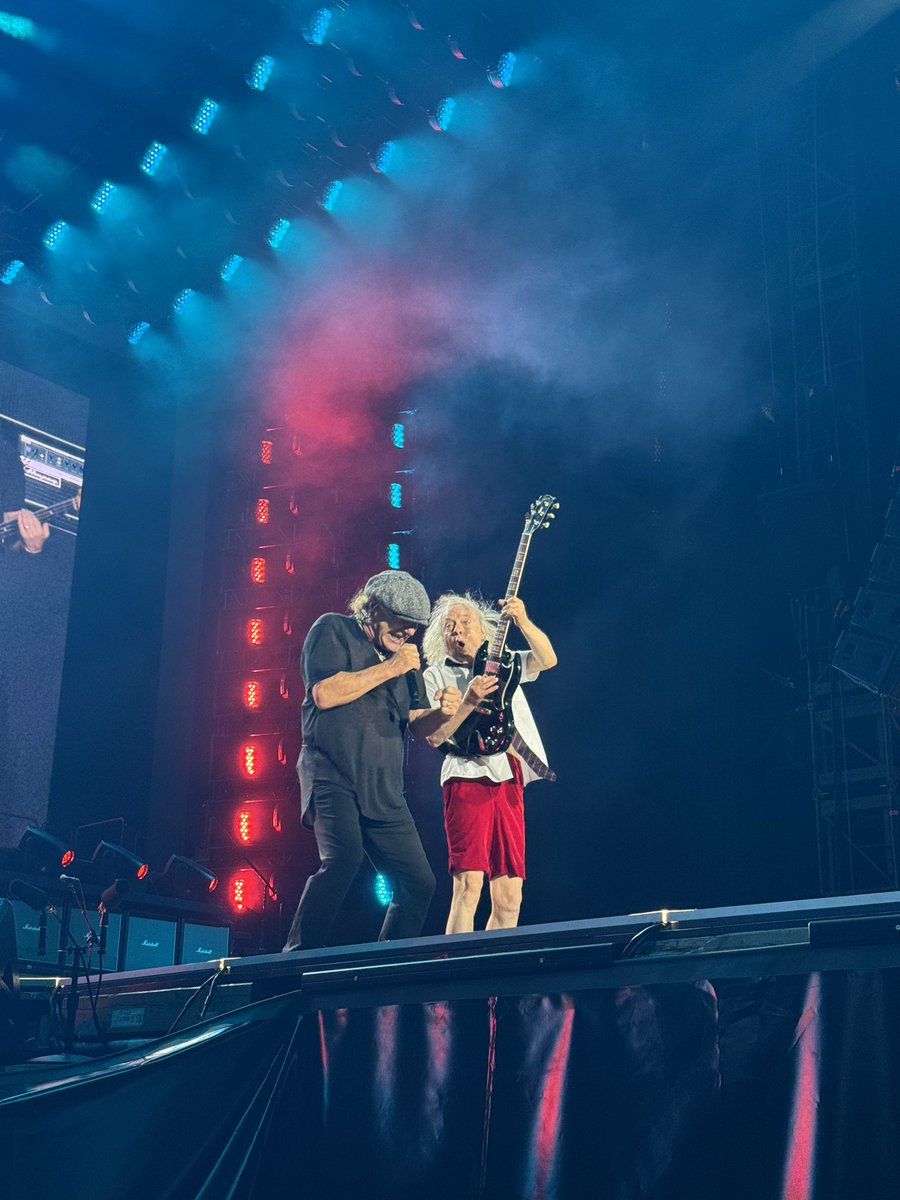 martingrao's tweet photo. El mejor grupo de rock de la historia. Cuánto se les echará de menos… https://t.co/NkeErx5y0b
