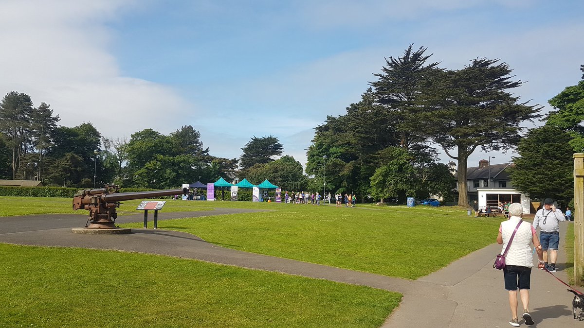 AnnMarieCFoster's tweet image. Two events in #Bangor this morning captured by one pic in Ward Park.... X-ray commemoration on the seafront and #Nowheretorun walk/run for @NDAWomensAid and @MensAdvisoryP And the weather is gorgeous! 😎