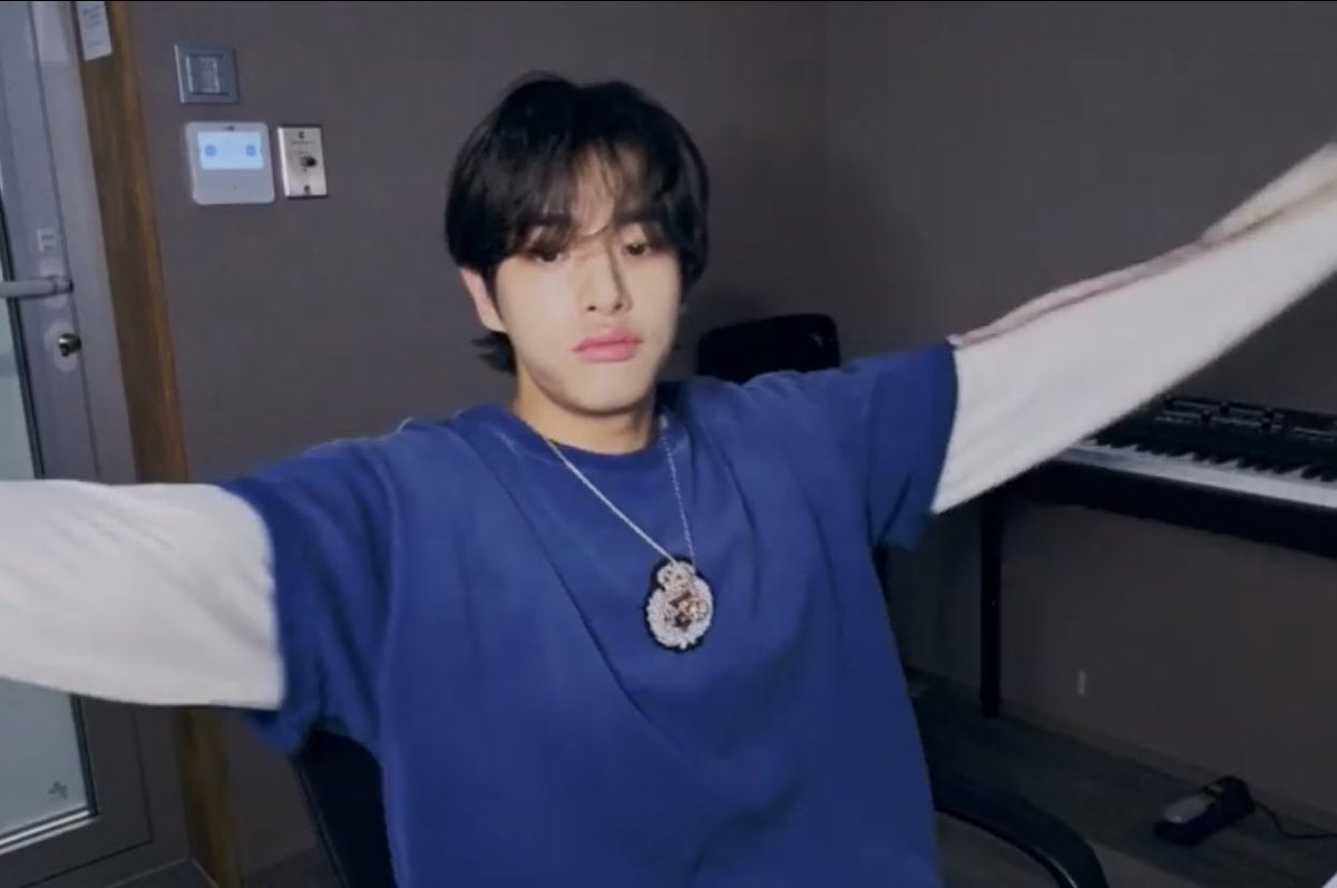 jays1eftb1cep's tweet image. :3