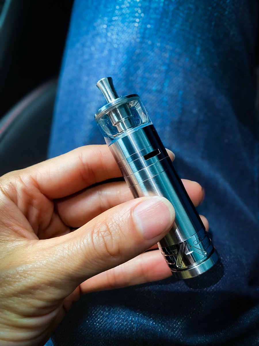 MamekorOgti's tweet photo. @VapersNest さんよりいつものリキッド達とeboshiショート。やっと入手。しかもショート。使ってみてビックリ。MTLドリチの一つの完成形。肉厚薄くて冷却早いし、心地いい。液溜まりしないのは内部処理のお陰?すごくスムーズにミストが上がってきます。あと何個か買っとこ。
#SoftShellCountryCrab https://t.co/AxIZk7U8LG