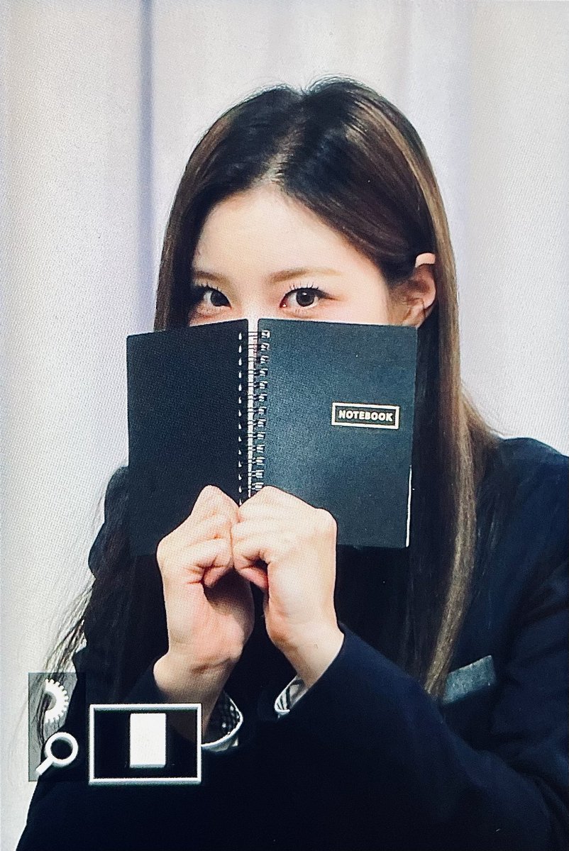 yeju_04's tweet photo. #아이칠린 #ICHILLIN #예주 #김예주 #YEJU 
내용을
읽어야 하는데 ..🤣 https://t.co/zN4LeZ9iD0