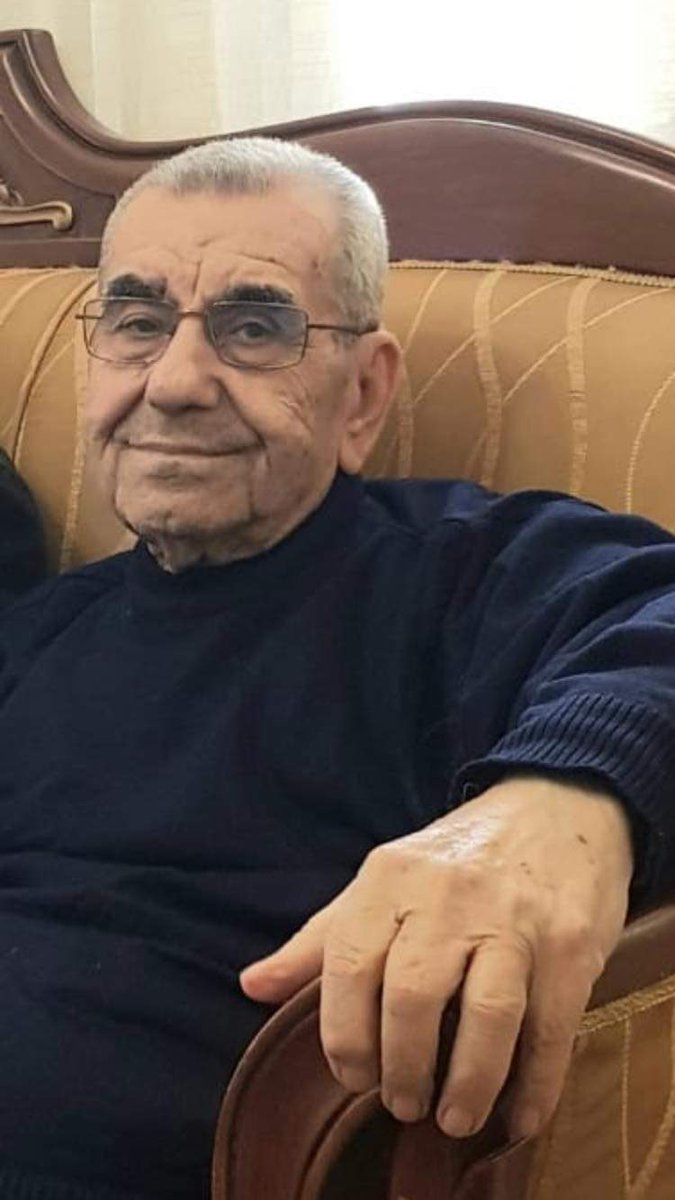 Remazz10's tweet photo. ما أصعب أن أذكر اسمك يا أبي ثم أتبعه برحمة الله 😞
45 يوم مضوا على وفاتك ومضى معهم كل شيء جميل ، بفقدك يا مهجة قلبي لم يعد للحياة  معنى فكل شيء يذكرني بك 💔إشتقتلك 💔😢 https://t.co/rkIYNA5Exa