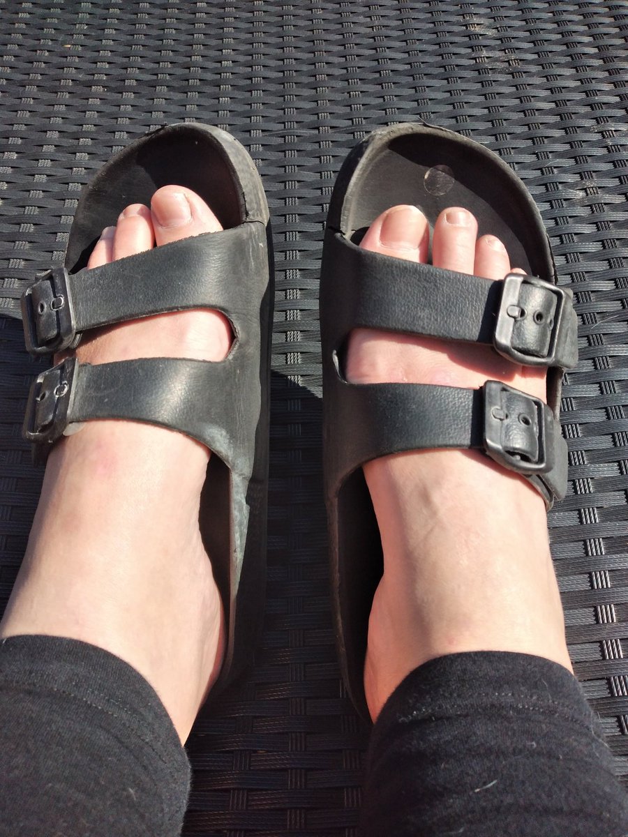 TheBlueStarDk's tweet photo. JUNE: DAY 2
#PICTURE #CHALLANGE: YOUR #FAVORITE #SHOES https://t.co/MzefYpwlLp
