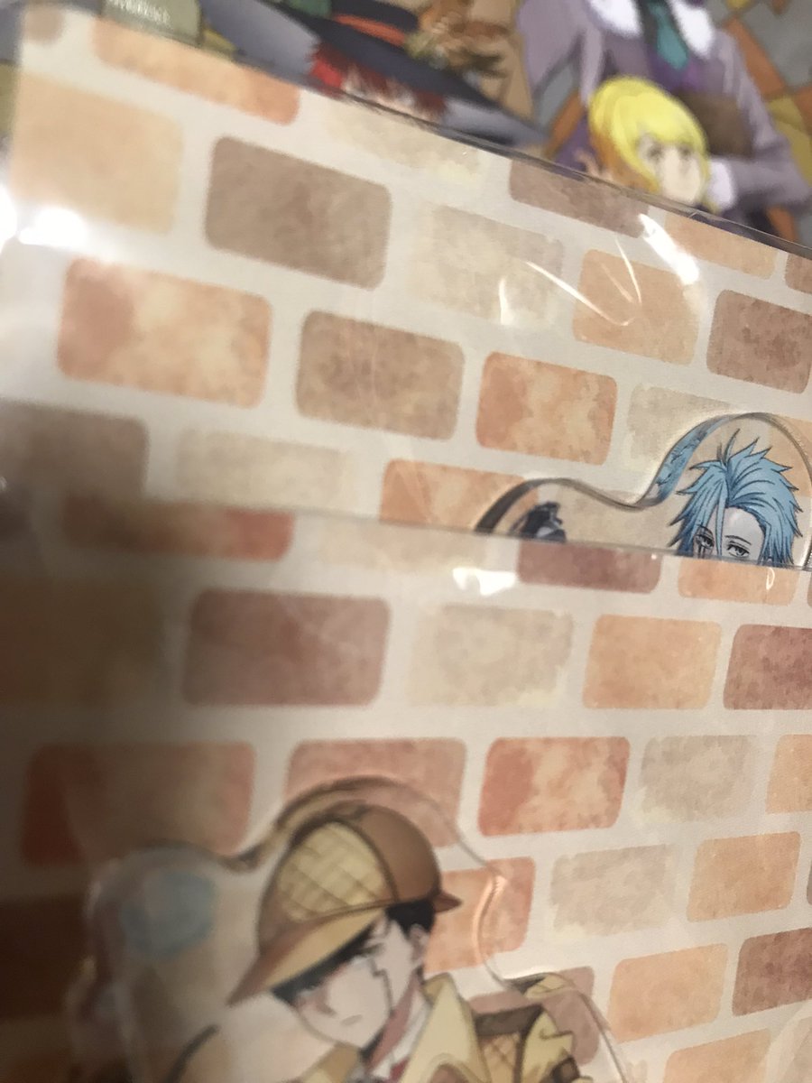 imoo_ms's tweet image. イベのパンフパラ見した……トレカもだけどパンフもマット加工ではわ…はわ……ってしてしまった…ところでアクスタの台紙が🍄と🪐で若干色違うんだけど仕様？日焼け？気のせい？🍄の方が若干赤み強く感じる