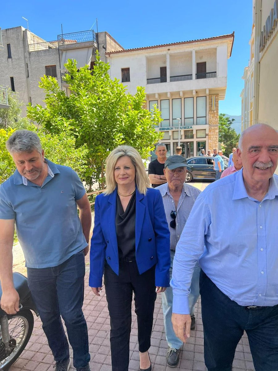v_meimarakis's tweet photo. Επισκέφθηκα το Δημαρχείο Οιχαλίας (Μελιγαλά) &amp;συναντήθηκα με τη Δήμαρχο Παναγιώτα Γεωργακοπούλου &amp;μέλη του ΔΣ,παρουσία του βουλευτή Γιάννη Λαμπρόπουλου.Συζητήσαμε για τα ευρωπαϊκά προγράμματα &amp; τον σημαντικό ρόλο της τοπικής αυτοδιοίκησης στη διαμόρφωση των ευρωπαϊκών πολιτικών. https://t.co/OTyVCsSyEo