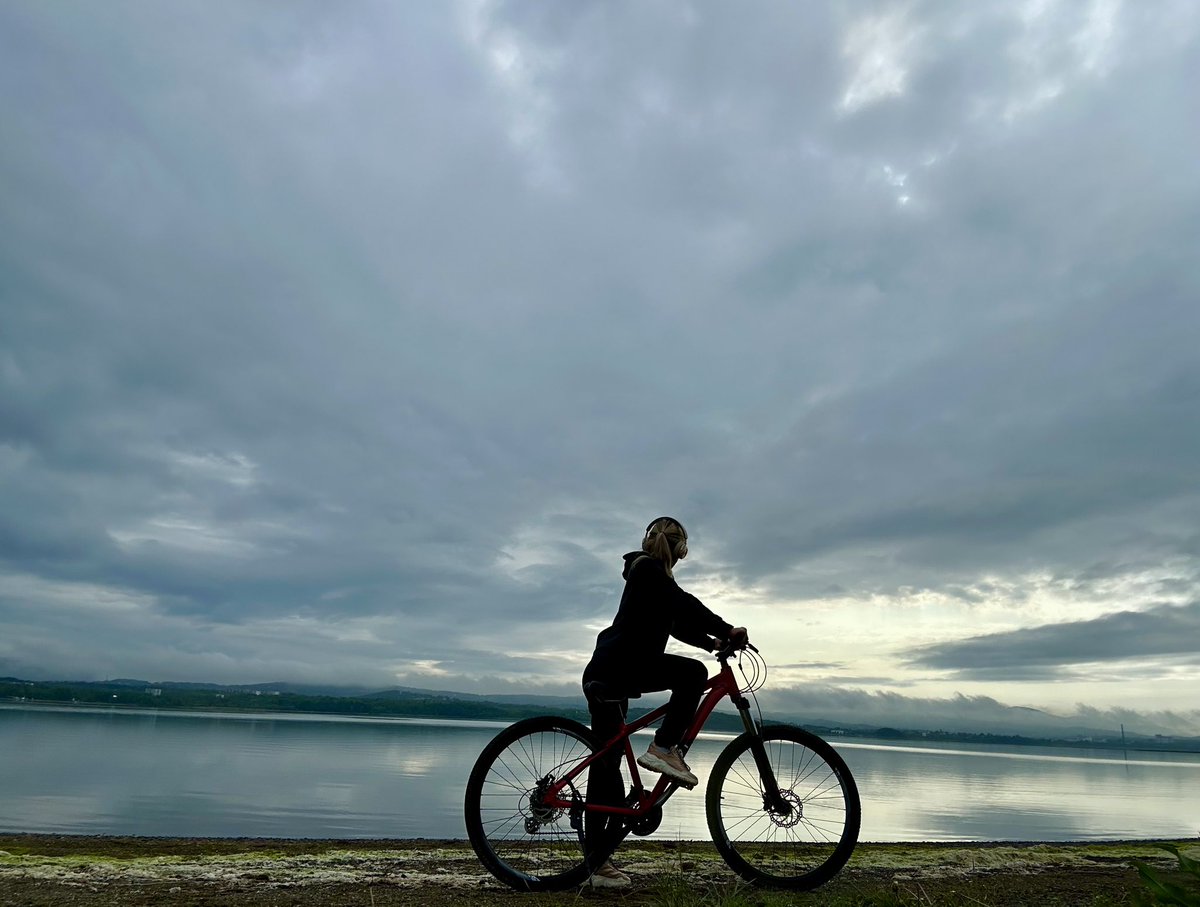 VisionSymphony's tweet image. Hello  guys 🤗I hope everything is ok after the weekend. After the party I got up at 6 am and rode to the sea on a bicycle, I feel like a hero🦸‍♀️