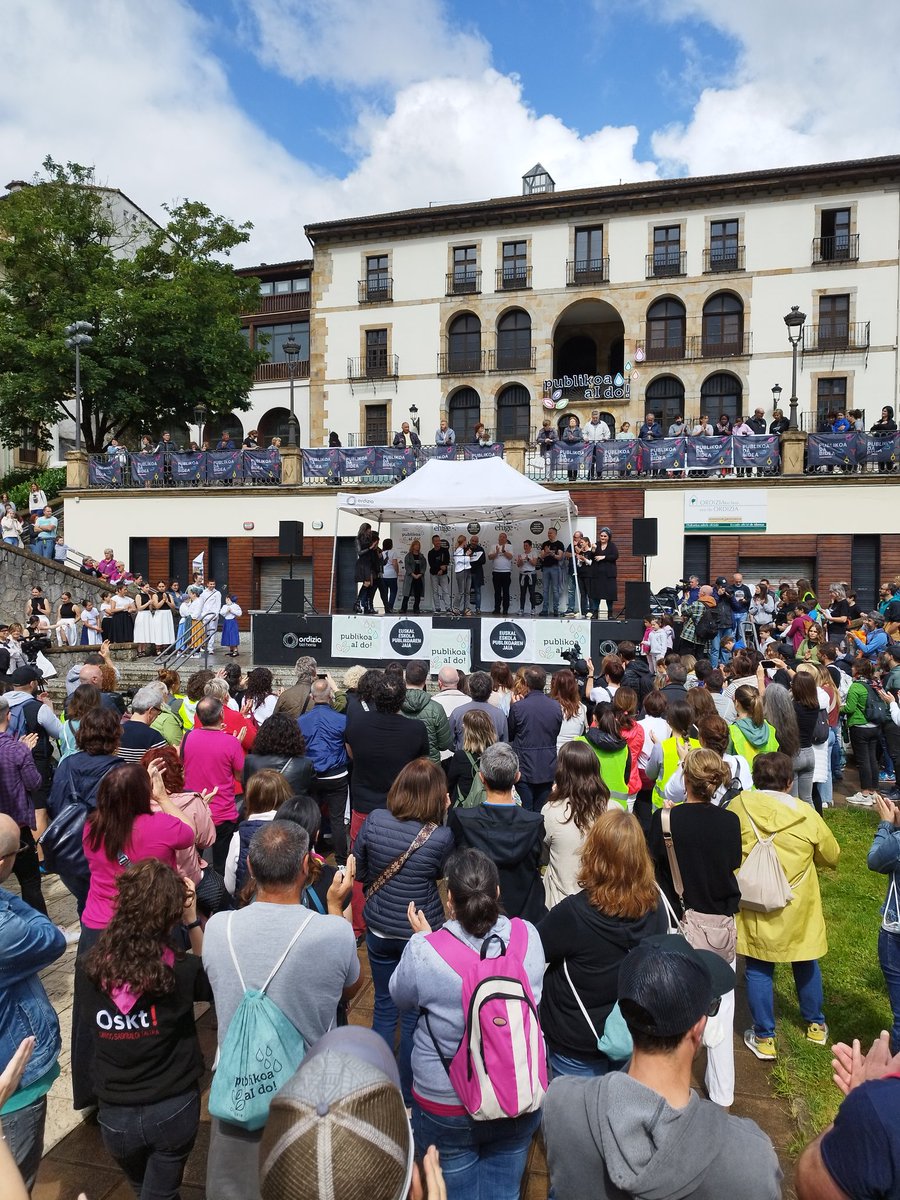 EEPJaia's tweet photo. Hasi gara!!! #publikoaaido #euskaleskolapublikoarenjaia https://t.co/kOK8I5oj37