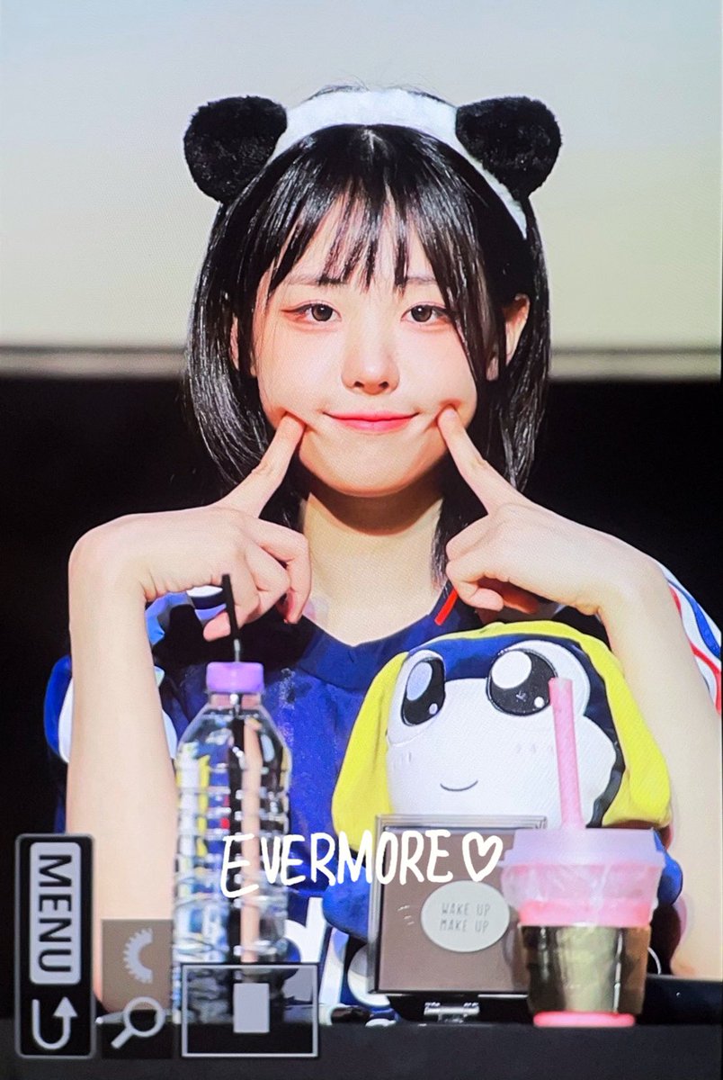 240602

쫀득말랑콩떡찰떡모찌빚기

#QWER #hina #히나 #냥뇽녕냥 #장나영
@hapycb https://t.co/lKRrcYyTzT