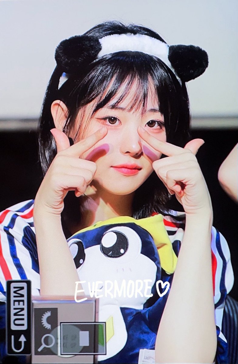 240602

쫀득말랑콩떡찰떡모찌빚기

#QWER #hina #히나 #냥뇽녕냥 #장나영
@hapycb https://t.co/lKRrcYyTzT