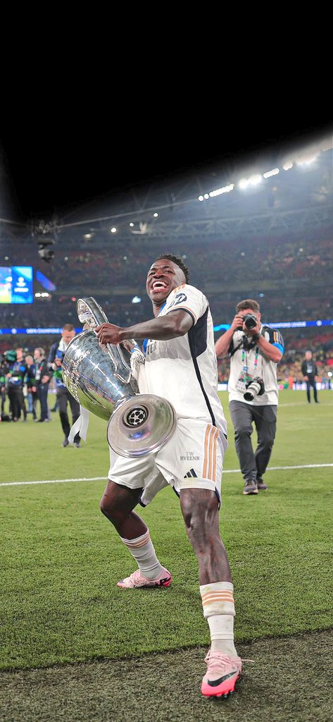 _z2ll's tweet image. 💛🤍💥✨