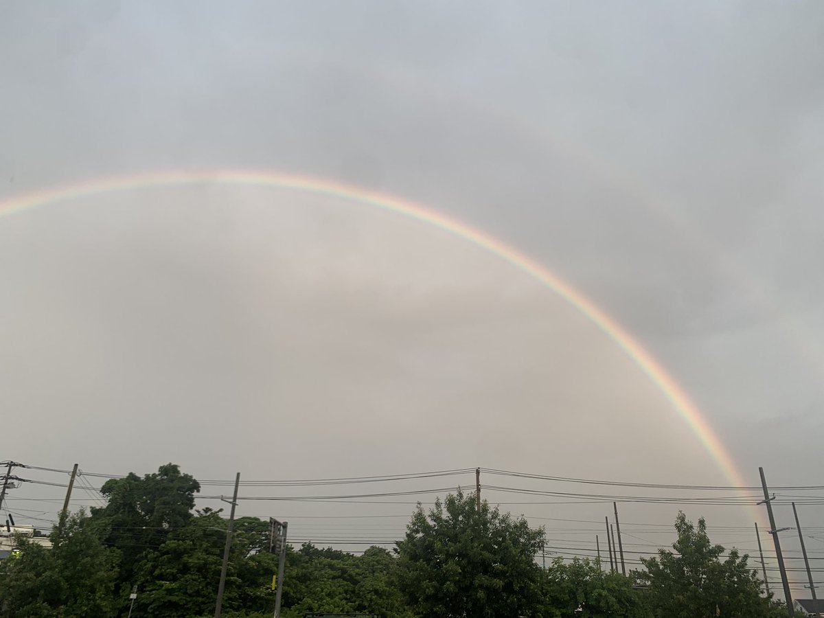 _Jiriy's tweet photo. すんごい虹🌈 https://t.co/xTbOJ2IMMv