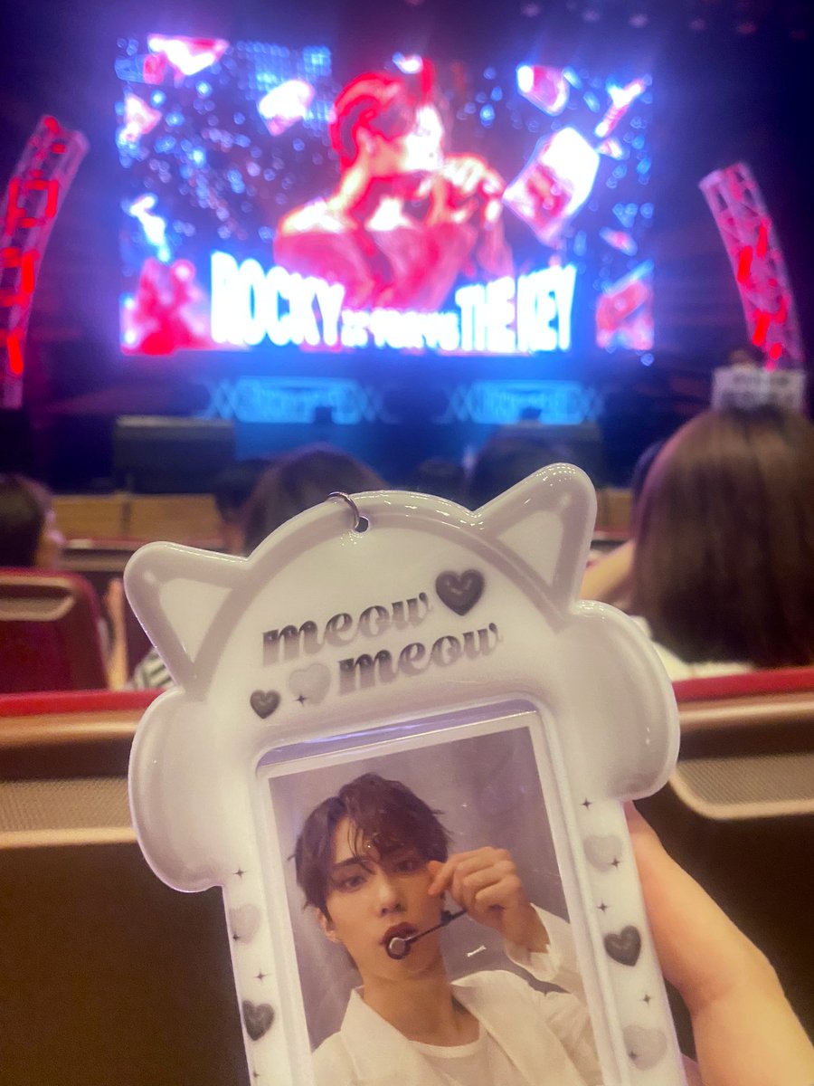 astroha_y's tweet photo. #THE_KEY 幸せな時間でした🍀
参戦できたこと感謝しかないです
やっぱりステージ上のラキは生き生きしてて最高にかっこよくて可愛かった
(本人は可愛いって言われたくないのかもだけど)
色々と感じたライブだったけど
これからもラキがやりたい事が少しでもたくさんできますように…
#라키 #ROCKY https://t.co/3DpSn15Sks