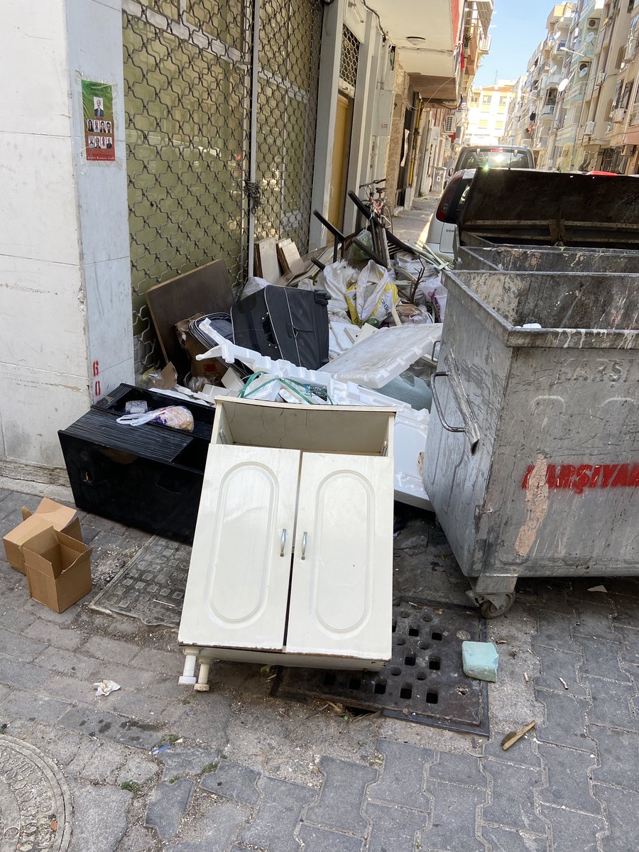 HazerliBayan's tweet photo. Birinci resim Isparta belediyesinden ! 3 gündür tertemiz 
Diger iki resim izmir karşıyaka belediyesi bu her gün böyle çekilen bir eziyet aradaki farkı görün !  @izmirbld @karsiyaka_bel @izmirvaliligi  @tc_cimer  ayrıca ısparta belediyesini tebrik ediyorum @belediyeisparta https://t.co/1o1ard8dcw