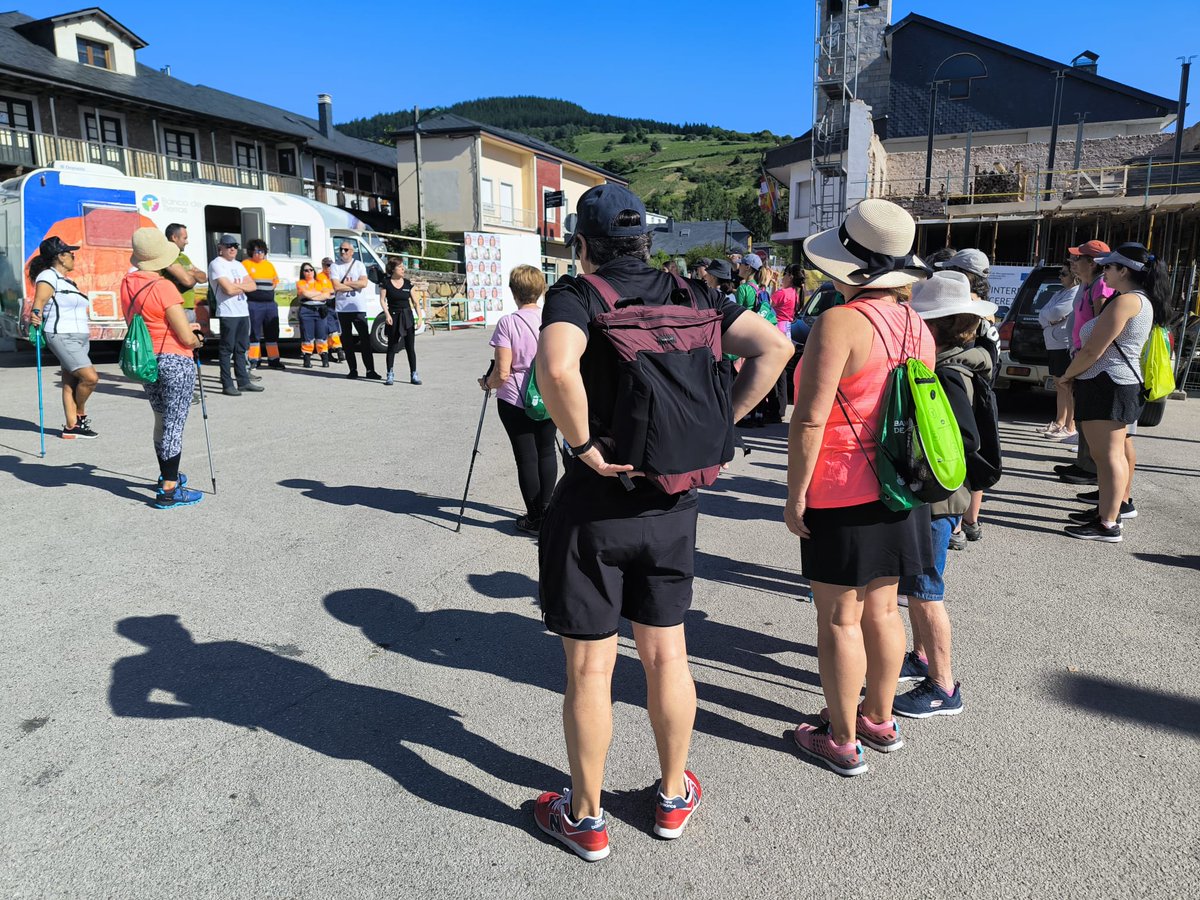 El Banco de Tierras del <a href="/CCBierzo/">Consejo Comarcal del Bierzo</a> ha comenzado esta mañana con las rutas por las marcas de calidad del Bierzo. Primera cita con la 🍒 en Corullón. Gracias a todos los asistentes