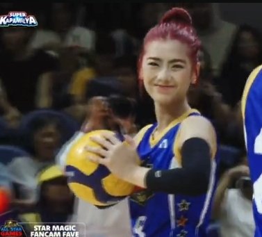 itsmjyourfav's tweet photo. Grabe kana Mikhaela Janna Jimenea Lim!!! Una palang umaariba na si red hair volleyball player!❤️ #bini #mikha #direklauren #supportivefather #allstargames2024 diko na alam kung si sheena yan or chie😓😭 but ung nakita ko nung una is si shee kasi goodluck lady setters! And spiker https://t.co/nKSDTn3mvV