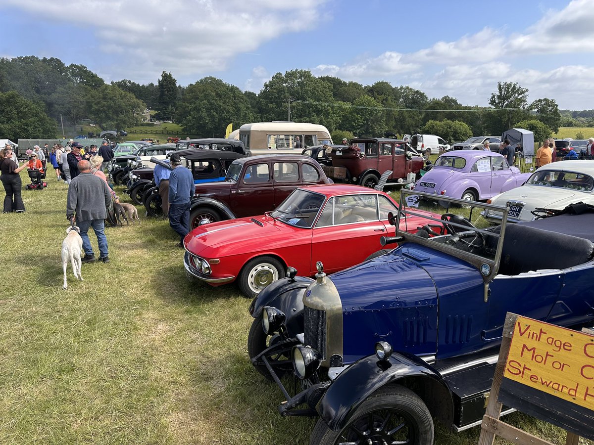 A superb selection of vintage and classic cars at Woolpit Steam in sunny Suffolk today. Percival Bullnose enjoying great company. <a href="/dan_2PARA/">Dan Bridges 🆎️</a> <a href="/MarkGlennMurphy/">Mark Murphy MBE</a> @Sammydwills <a href="/Jessiew0908/">Jessie Bridges</a> <a href="/natalie_f1992/">Natalie Fawcett</a> <a href="/Kevin96925936/">Kev</a> <a href="/carartbyemily/">Emily Morris</a>