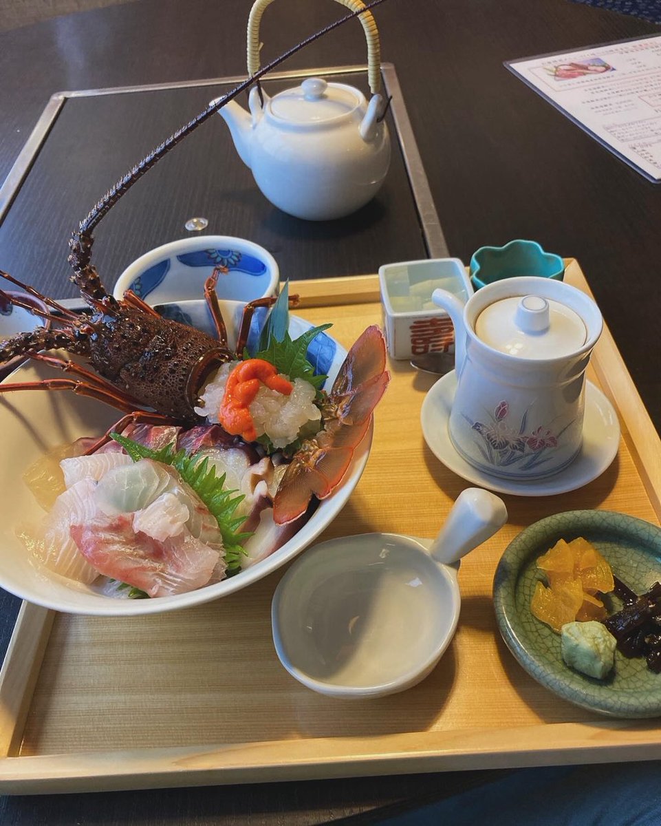 ogure23's tweet photo. 七色ダム→琵琶湖→入鹿池&amp;グルメの旅
琵琶湖にて念願の自称ロクマルが釣れました。
デジタルスケールが故障気味だったのが後悔　orz

#琵琶湖 #琵琶湖バス釣り #七色ダム #七色ダムバス釣り #入鹿池 #入鹿池バス釣り #喫茶マウンテン #鮒寿司 #伊勢海老 #ひつまぶし https://t.co/mAuzR95M5a