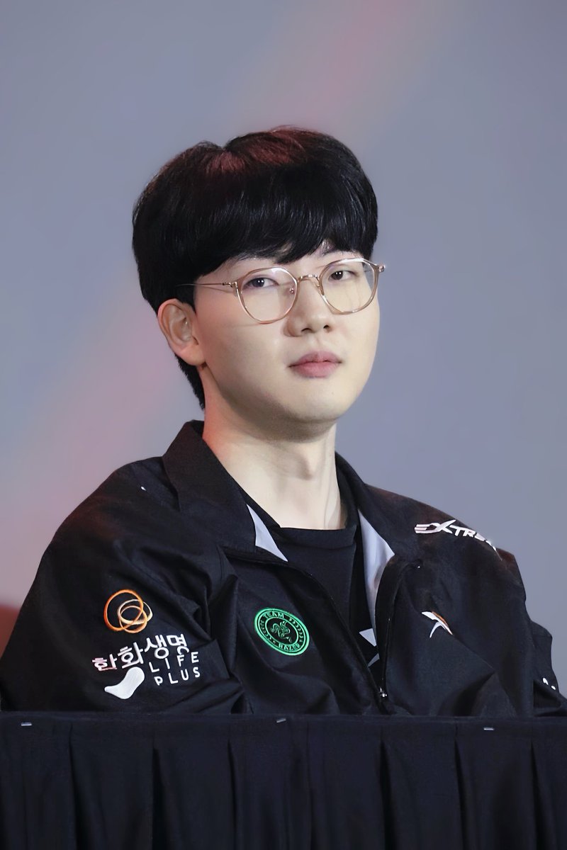 NN132310's tweet photo. HLE VIPER 🧡
#LCK  #LCKVietnam #HLE #HLEGlobalFanFest
@HLEofficial @lckvietnam https://t.co/6yX939X6yS