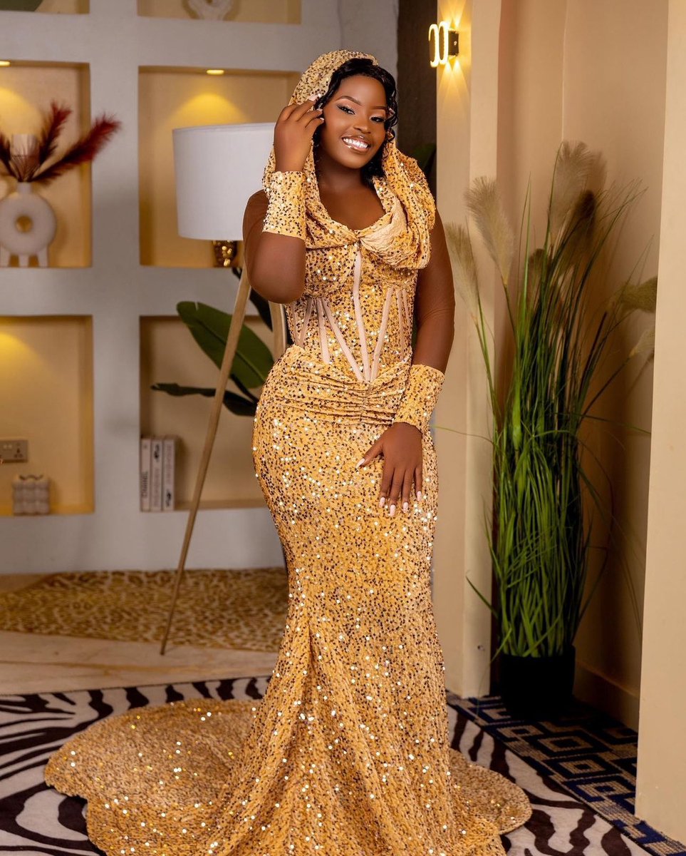 Irene Namatovu and Geoffrey Lutaaya’s daughter goes for Prom with some elegance 

Rate the dress on a scale of 1-10