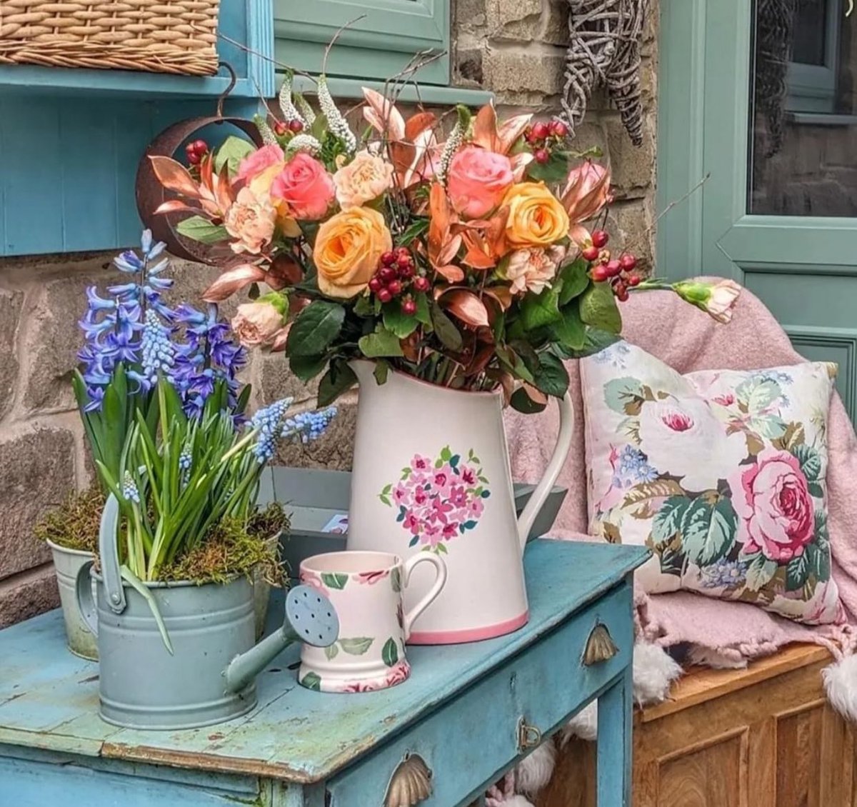 sazybsarah's tweet photo. I am an affiliate for 123 Flowers , send letter box flowers with a gift , they have some great discounts right now https://t.co/ON0L4p3ksj https://t.co/thLmvYy8EA