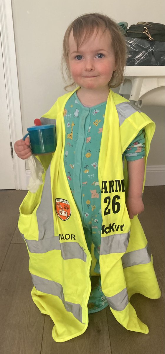 Mo gariníon Katie beag 

We start them volunteering young here in @Armagh_GAA 

@Doiregaa here we come 

#GAAFamily #LeChéile 

Be Kind to the stewards