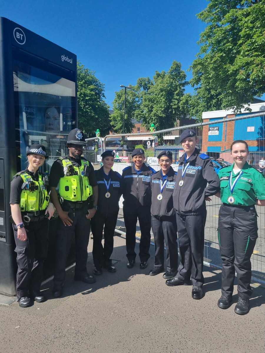 Sutton_WMP's tweet image. Sutton Neighbourhood Team will be supporting the Sutton Fun Run today. If you see us come and say hi!! 
#suttonfunrun