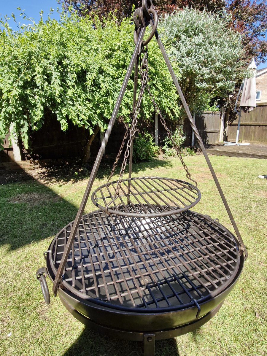 Lyndsay11834012's tweet image. New cooking bowl from #Indian Firebowl Company.

Worth every penny, going to be some good summer cooking! 

Need to do a test run to burn off the coating first, then seasoning the pans.

#Sundayfunday
#Outsidedining