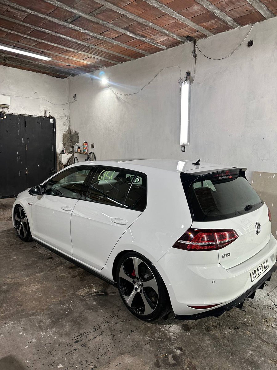 fierros_al_piso's tweet photo. GTI https://t.co/Aa6Y4ZT8xX