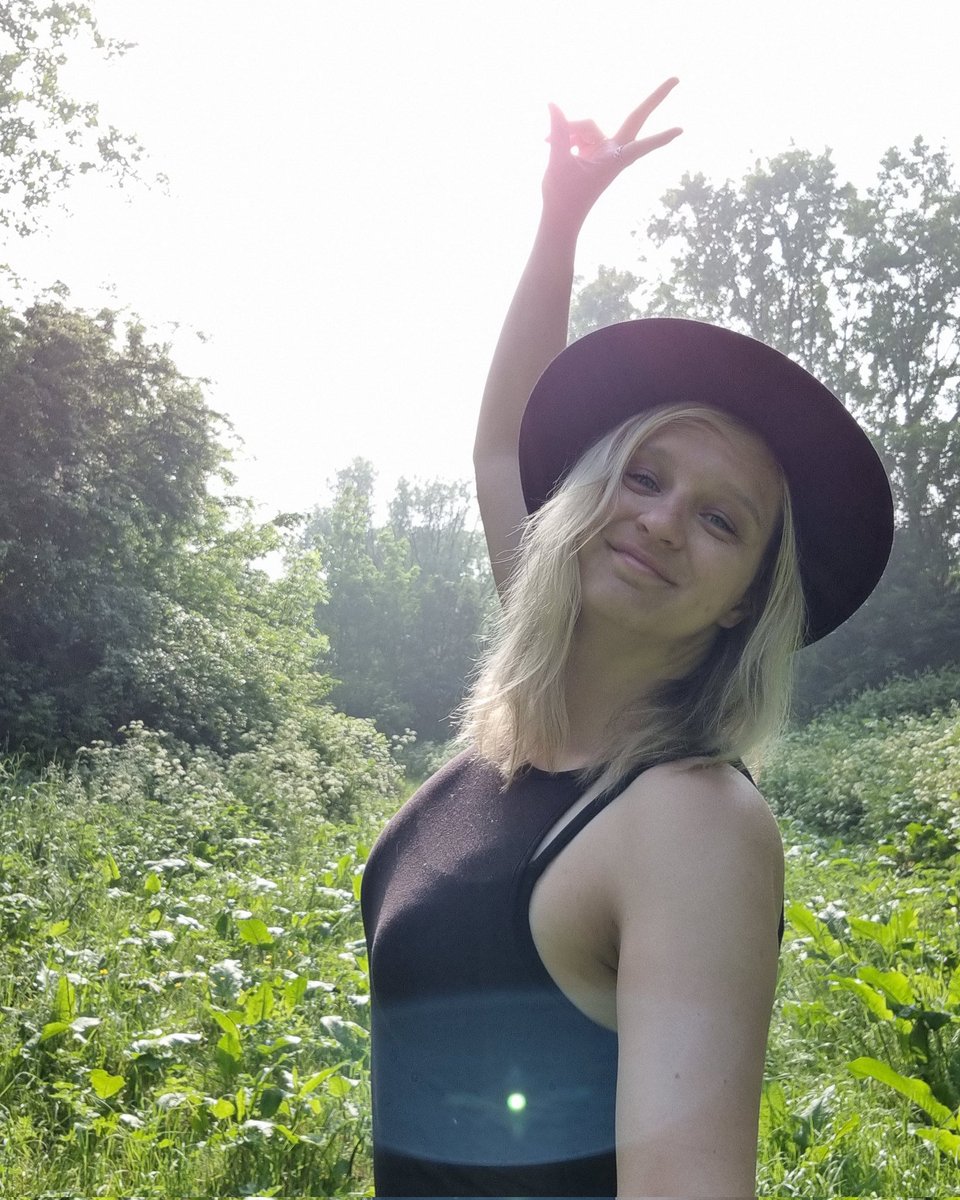 Miss.Spades tweet media