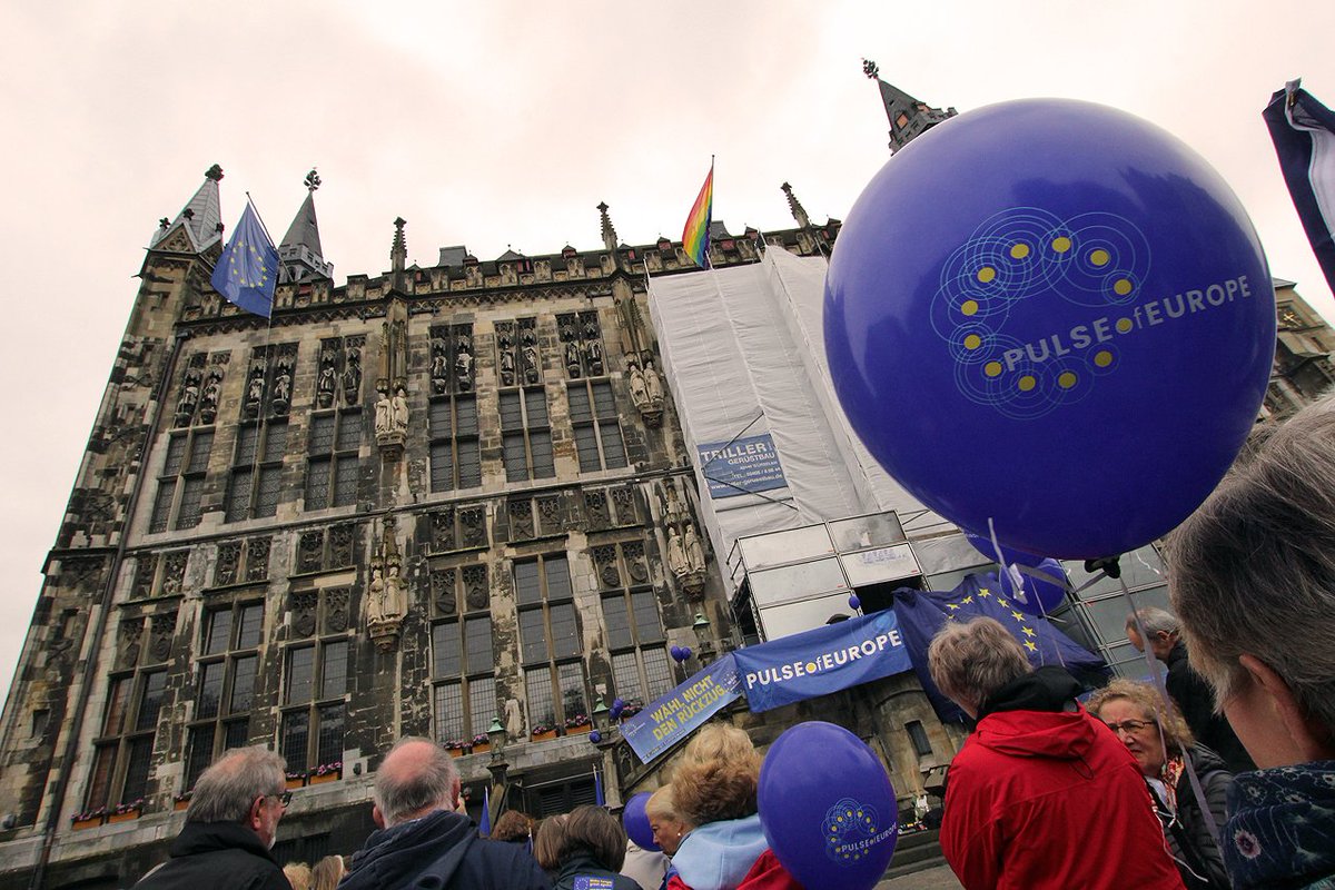 Klarmann's tweet image. #pulseofeurope #aachen #ac0206 #pulseofeuropeaachen

Fotogalerien (identisch):

▶️ kurzlinks.de/x1eg (Facebook)
▶️ kurzlinks.de/8l5v (Instagram)