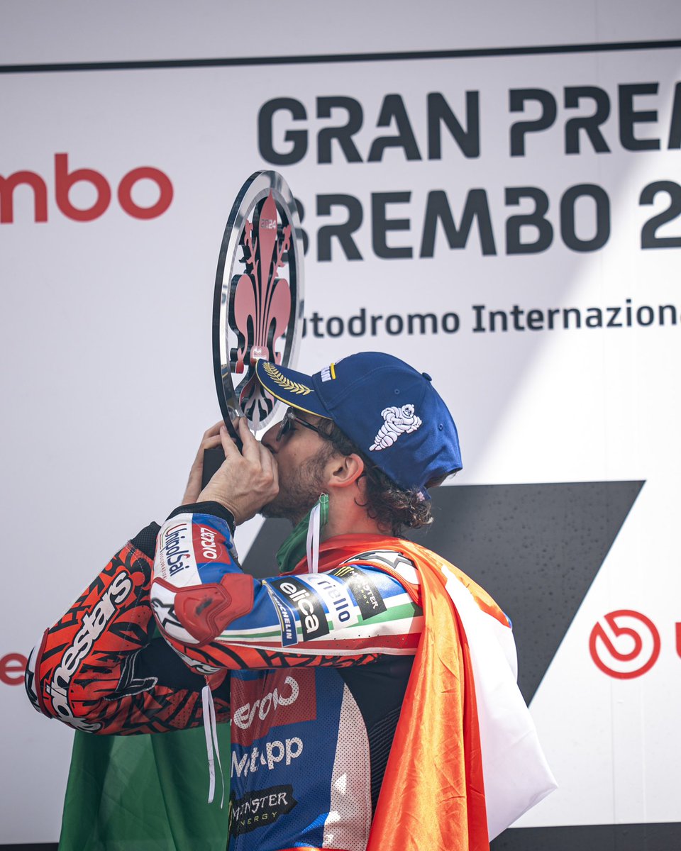 #ItalianGP 🇮🇹 
La sentite questa musica? 🎸🤟🏻❤️ 
Siete rock puro. #Go1Free