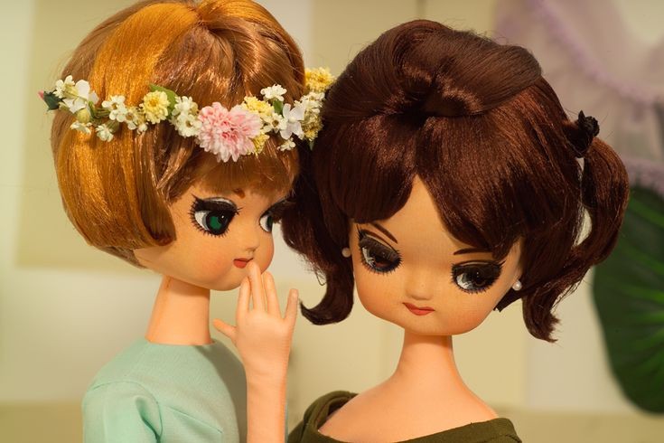 postnuclearjoan's tweet photo. i love how hyper-personalized the pinterest algorithm is because i found this daisies (1966) doll photoshoot https://t.co/iuS8SsKsQk