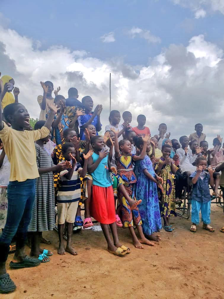 Planter un arbre c'est redonner vie à la nature.
🌴🌴
#1erjuin2024
#ecolotrip 
#togolais228 
#EPPTSIKPLONOUKONDJI