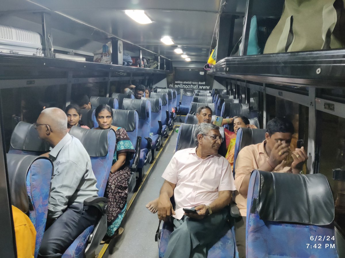 Ma12Kumar's tweet photo. @tgsrtcmdoffice need support 
Bus service #40962 
The bus started from Vijayavada at 6 pm today and got a technical issue (fan belt got damaged) due to which it stopped near Ibrahimpatnam village.
Now the brought to Ibrahimpatnam Depot(AP). But we didn't get any support. https://t.co/MSbOzCnANO
