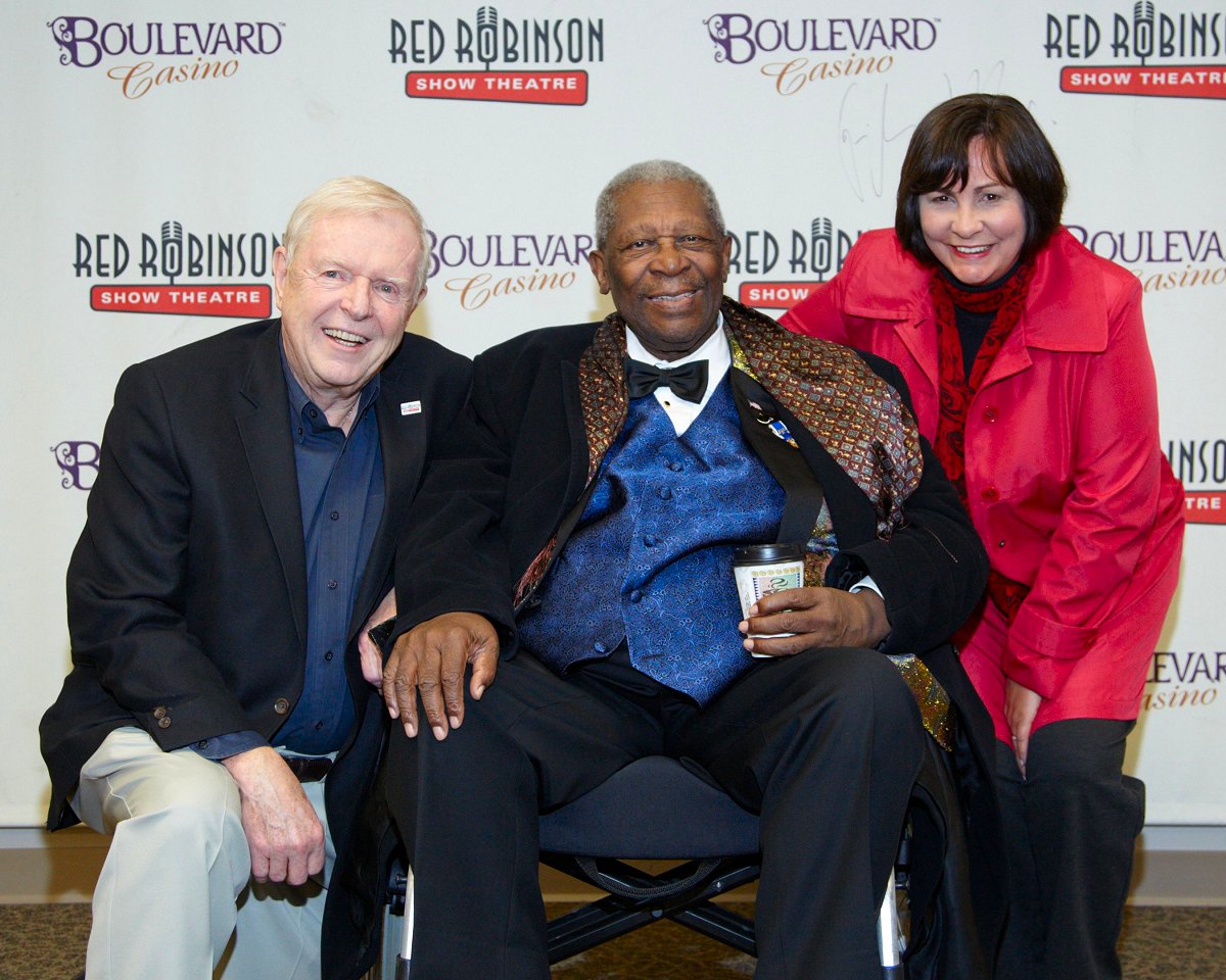 deejayred's tweet image. This 2011 photo of Red and Carole with legendary blues guitarist and singer BB King was taken at "The Red" by ace photographer Kevin Statham. More: bit.ly/3wQ9I1B