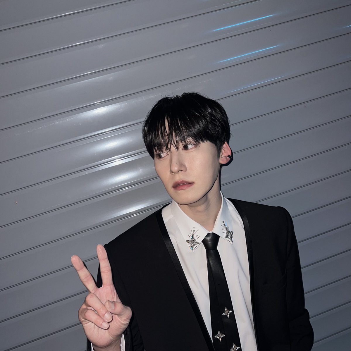 official_ONEUS's tweet photo. [#건희]
Now 안녕。。🐜🐜✨ https://t.co/QpRxe6evBb