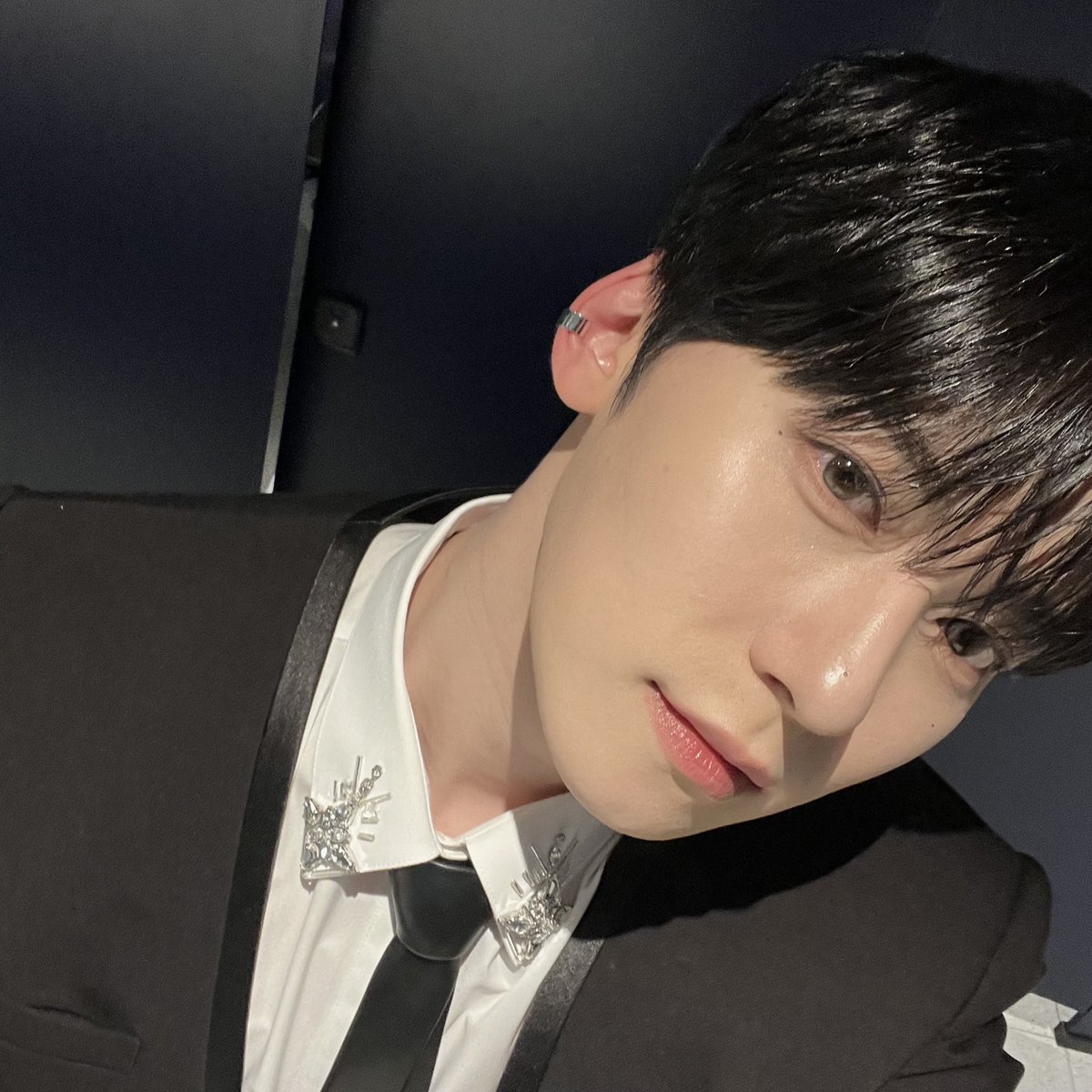 official_ONEUS's tweet photo. [#건희]
Now 안녕。。🐜🐜✨ https://t.co/QpRxe6evBb