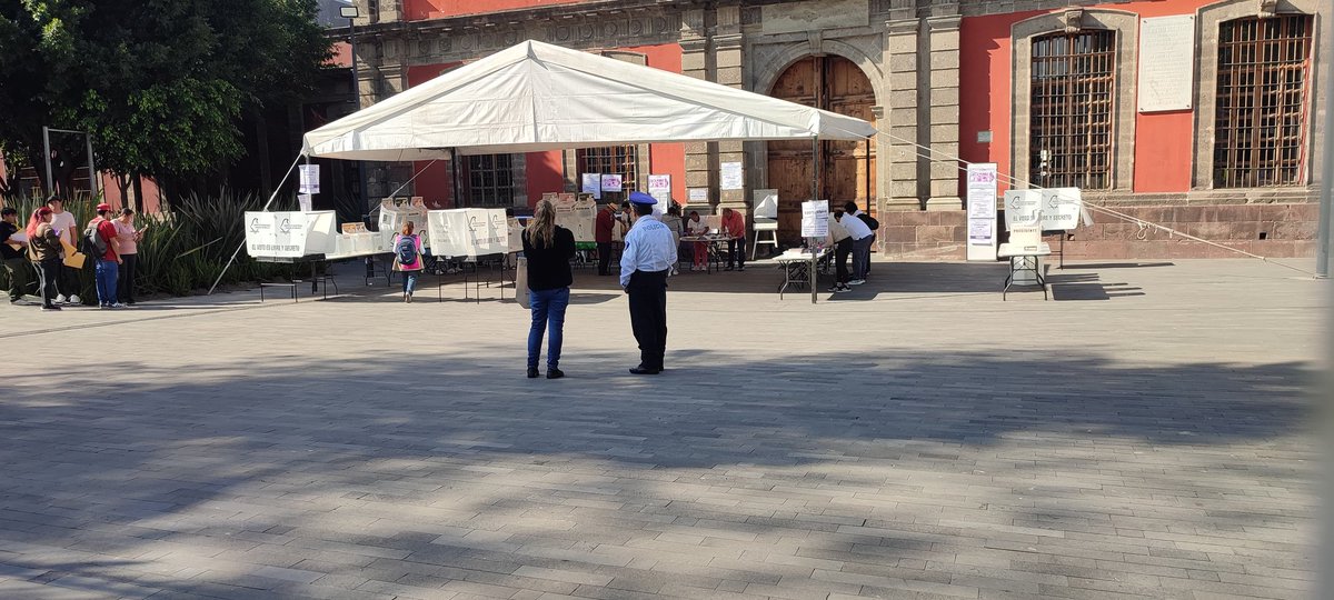 dx_soyyo's tweet photo. 8:54 a.m. y siguen sin abrir la casilla...

Sección 4866 de la #CDMX #EleccionesMéxico2024 https://t.co/Z7mQmx8rCo