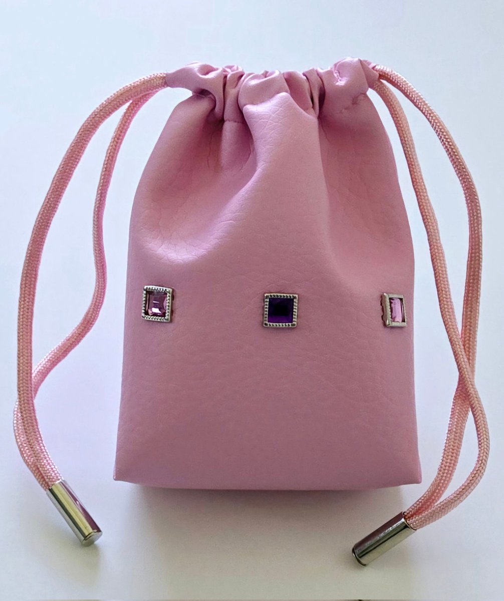 MsTraceysTreas1's tweet photo. https://t.co/5Gp7WoFpw3
Mini Pouch
#minimalist #sundayvibe
#classy #minibags #travel bags https://t.co/gLHwBWeeCy