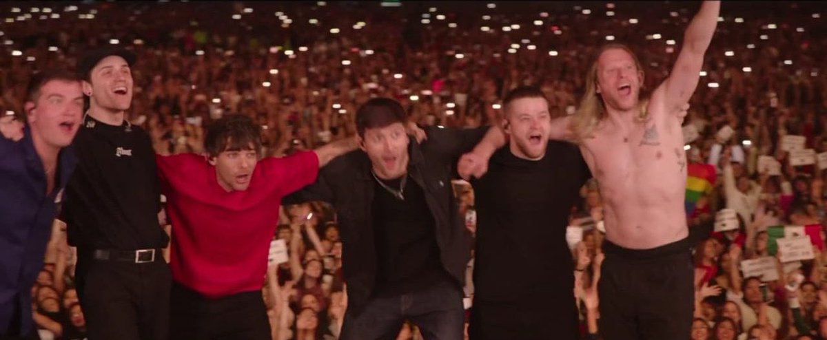 gail_lwt28's tweet photo. Making this my header. Louis and his fucking amazing band. But we know they are much more than just a band now, they are friends, they are family, they are each others fucking support and I fucking luv that 💙
@Louis_Tomlinson @Steve_Durham @isaacandersonuk @mattdinnadge #MichaelBlackwell #ZacCraner