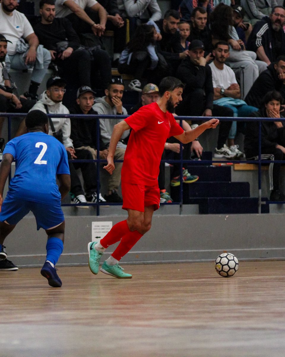 assaintpriest's tweet photo. ⏸️ Finale - Coupe du Rhône Futsal | ASSP -OL | 3-2 | ⏱️Mi-temps
L’AS Saint-Priest mène à la pause. Une mi-temps sérieuse et aboutie pour les Sang & Or qui ne sont plus qu’à 25 minutes du titre ! 💪
~ #Saison𝗔𝗦𝗦𝗣 | #CoupeDuRhône | #𝗔𝗦𝗦𝗣 | #ASSPOL https://t.co/vOdEeeGaPR