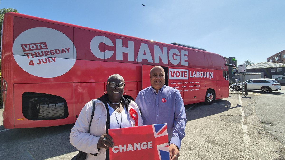 carolewilliams's tweet photo. I met my two favourite people, @AngelaRayner and @martinangus (plus a hundred or so, other party members), while out campaigning for @PrimeshPatel in Harrow East #HackneyonTour https://t.co/iElkMjNMbE