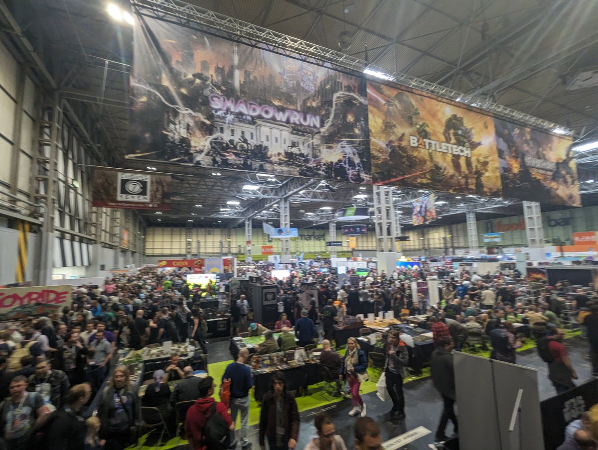 PlayFrame tweet media