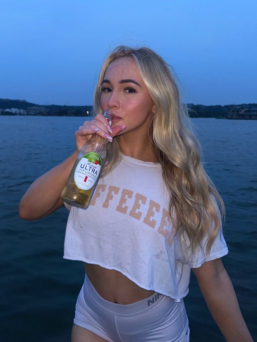 Let&rsquo;s jump in 🍻🐟 https://t.co/pb6kWiTXs0